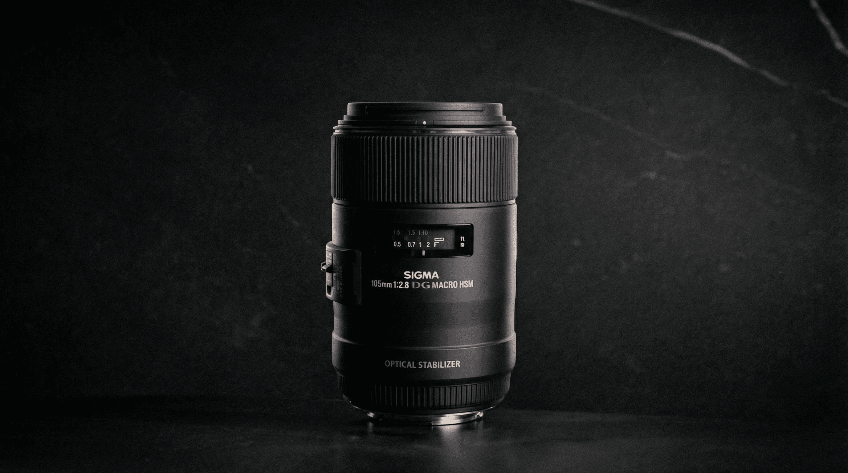 Sigma 105mm f/2.8 EX DG Macro OS HSM